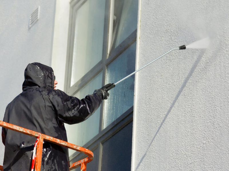 Nettoyage et peinture façade - FARELL RENOV TOITURE :  artisan peintre dans le Cher (18) et le Loir-et-Cher (41). .... Nettoyage, démoussage, traitement anti-mousse, ravalement peinture façade imperméabilisation hydrofuge façade . intervention dans le Cher (18) et le Loir-et-Cher (41).